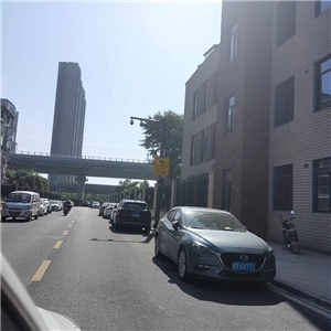 高速御府小区北门道路违停抓拍工程