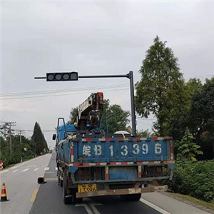 南经三路搭接S335湾石路涉路交通安全工程
